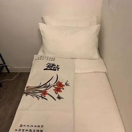 Quiet & Relaxing Place - 1 Min To Metro - Later Check-in - Lgbt Friendly - Private & Shared - Is A , Not A Or A Milán