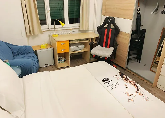 Privat bolig Quiet & Relaxing Place - 1 Min To Metro - Later Check-in After At 19 - Lgbt Friendly - Private & Shared - Ideal For Women - No People Do Not Respect The Time - No People Do Not For Sleep Before Midnight 24 Milano