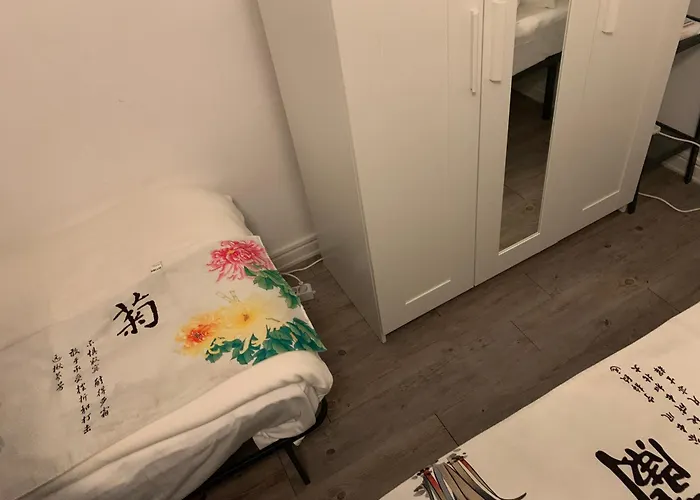 Privat bolig Quiet & Relaxing Place - 1 Min To Metro - Later Check-in After At 19 - Lgbt Friendly - Private & Shared - Ideal For Women - No People Do Not Respect The Time - No People Do Not For Sleep Before Midnight 24 Milano